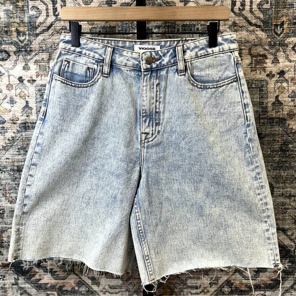Vigoss Bermuda Denim Jean Size 27 Shorts Frayed Hem High Rise Blue Light Wash - Picture 3 of 14